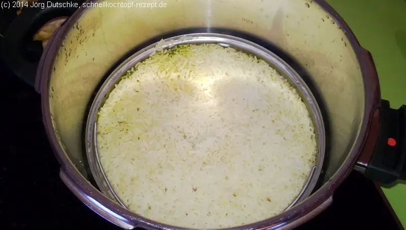 Reis im Schnellkochtopf