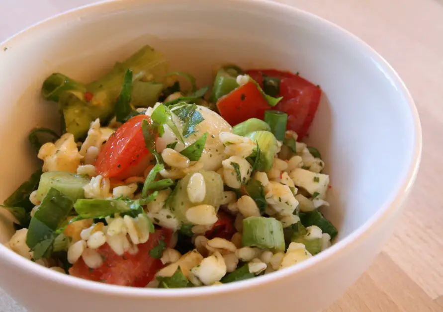 Mozzarella-Tomaten-Petersilie-Salat mit GEFRO Balance