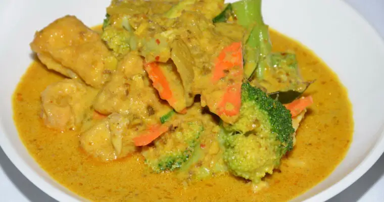 Curry mit Karotten und Brokkoli