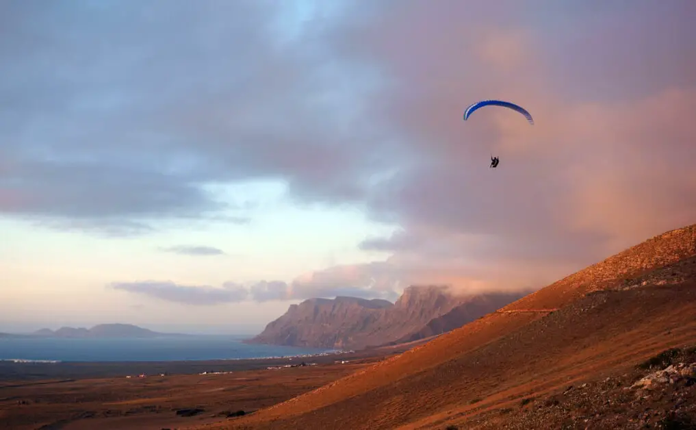 Kanarischer Linseneintopf begünstigt Paragliding auf den Kanaren