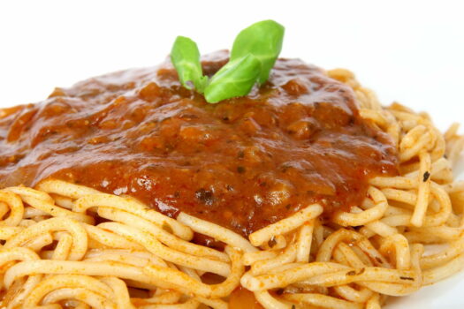 Spaghetti mit Tomatensoße und Brokkoli-Gratin