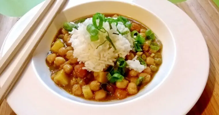 Japanisches Kichererbsen-Curry aus dem Instant Pot mit Basmati-Reis
